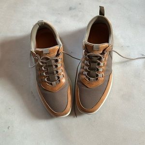 Wolf & Shepherd Stylish Sneakers
